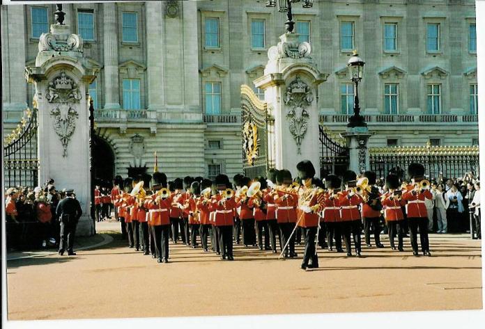 Changing of the Palace Guards